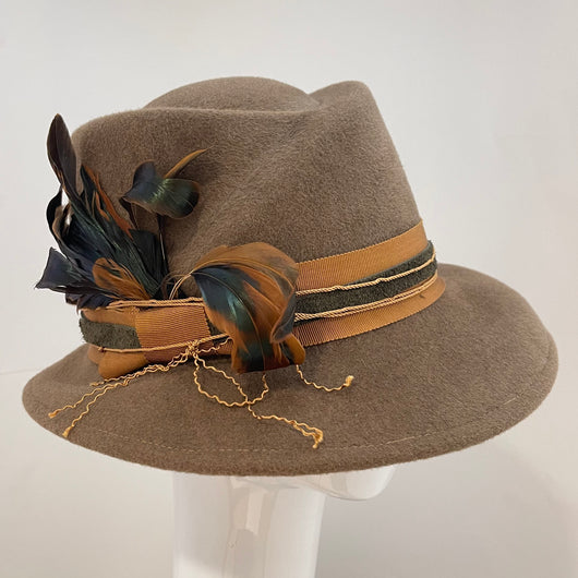 Grace in camel beige