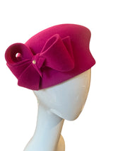 Asymmetrical pink beret 56 cm