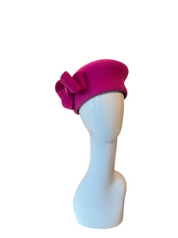 Asymmetrical pink beret 56 cm