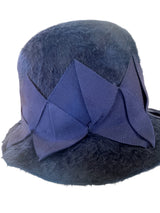 Navy ribboned cloche 59 cm