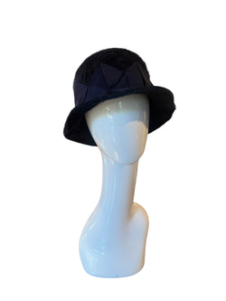 Navy ribboned cloche 59 cm